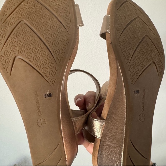 Giani Bernini Bryana Open-Toe Sandals Gold Memory Foam Wedge Metallic Size 9.5 - Picture 7 of 11